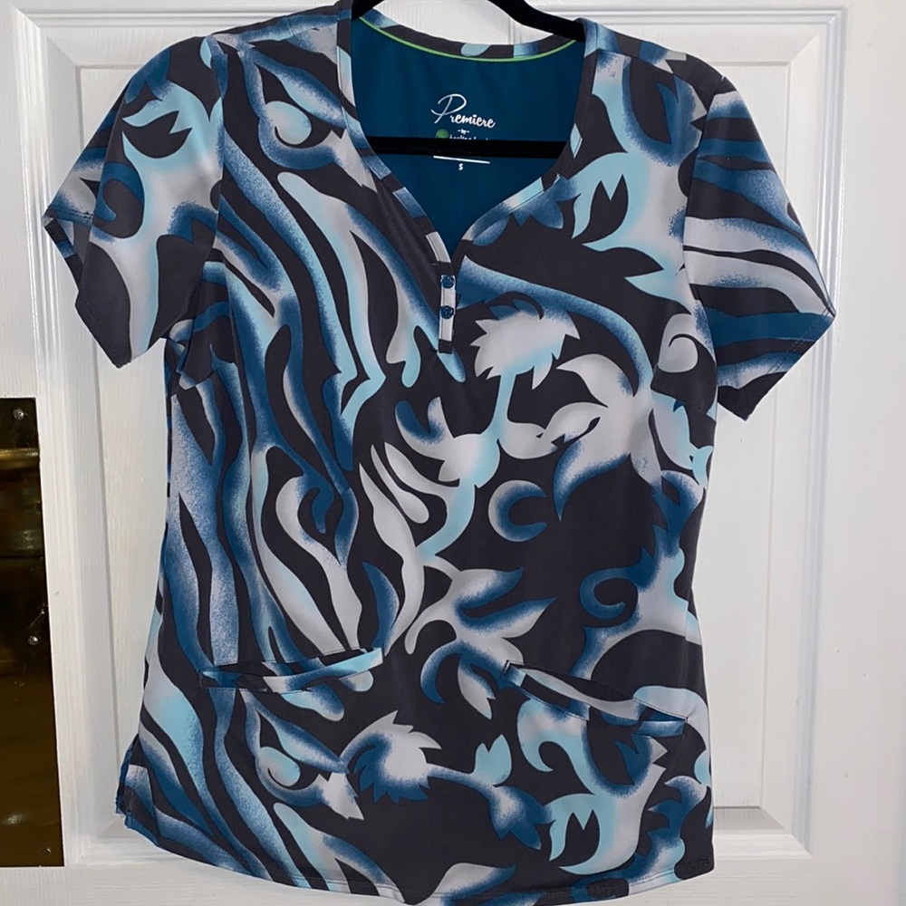Scrub top